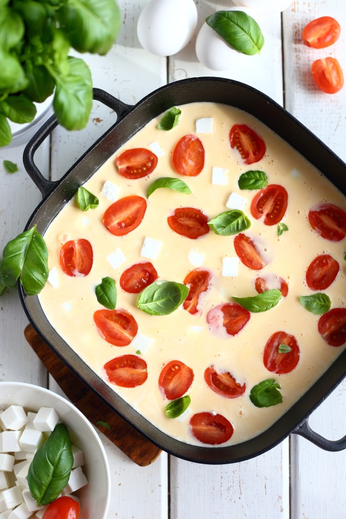 Helppo uunimunakas valmistuu uunissa