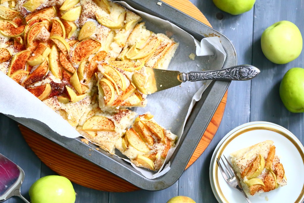 Helppo, pehmeä ja mehevä omenapiirakka (munaton,&nbsp;maidoton)