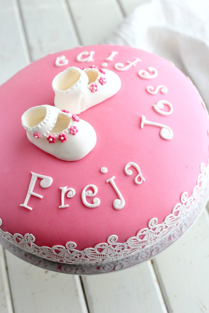 tytön ristiäiskakku prinsessakakku