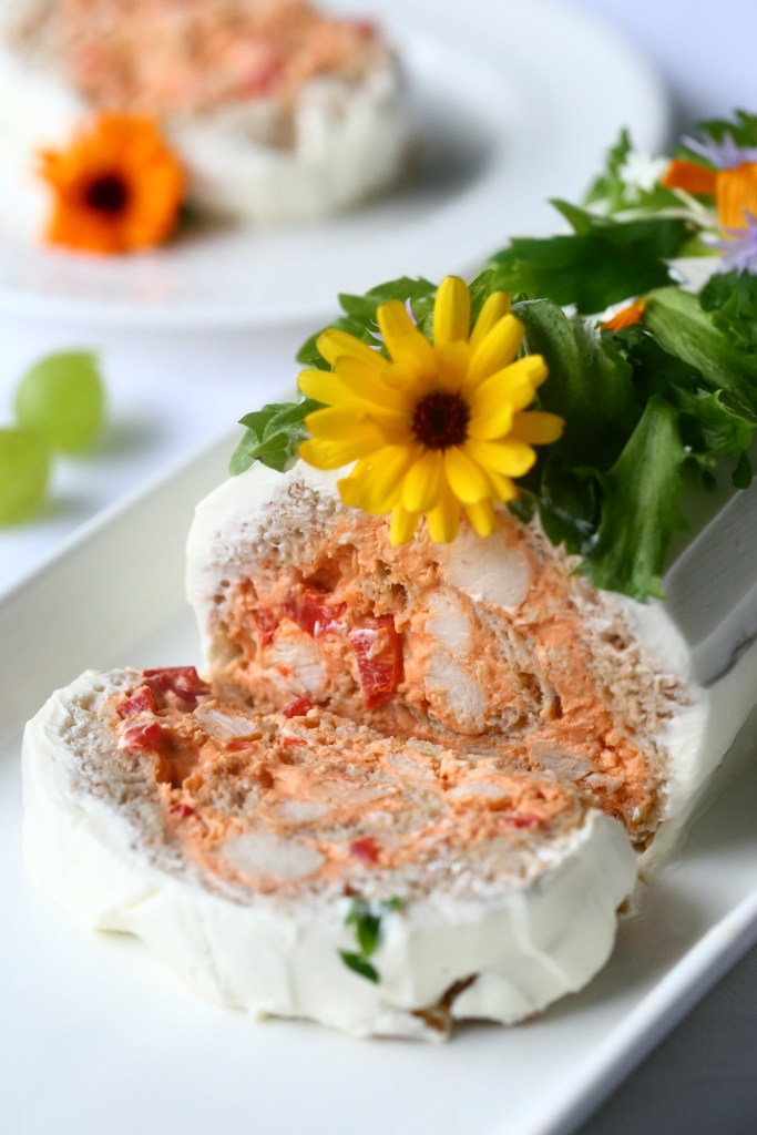 Herkullinen broileri aurajuusto paprika sulatejuusto täyte rullavoileipäkakkuun