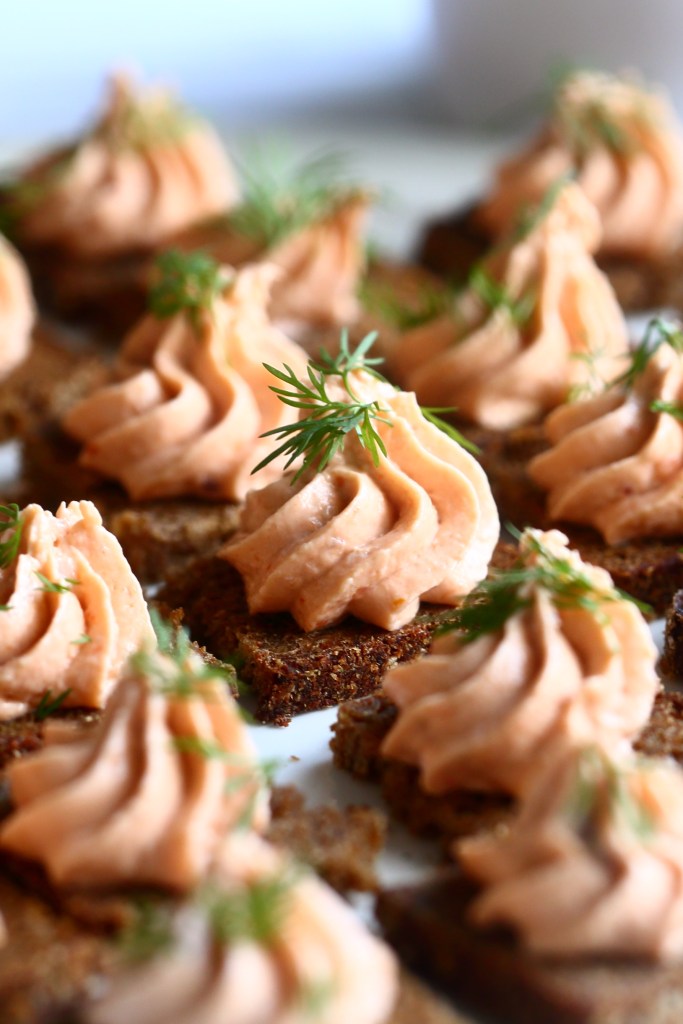 Herkullinen lohitäyte leivälle, palttonapille tai ruisnapille