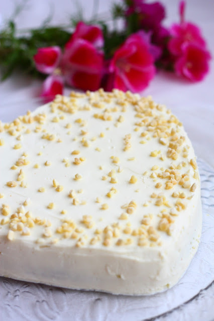 Valkosuklainen kesäkurpitsakakku