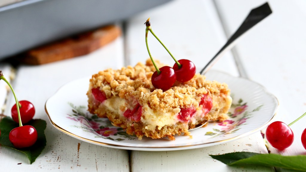 Kirsikka murupiirakka rahkalla
