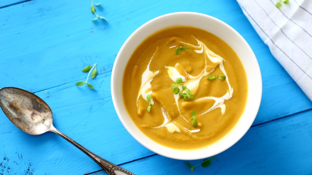 Juustoinen kasvissosekeitto