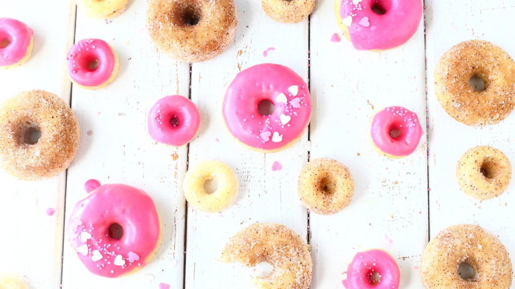 Munattomat ja maidottomat donitsit&nbsp;uunissa