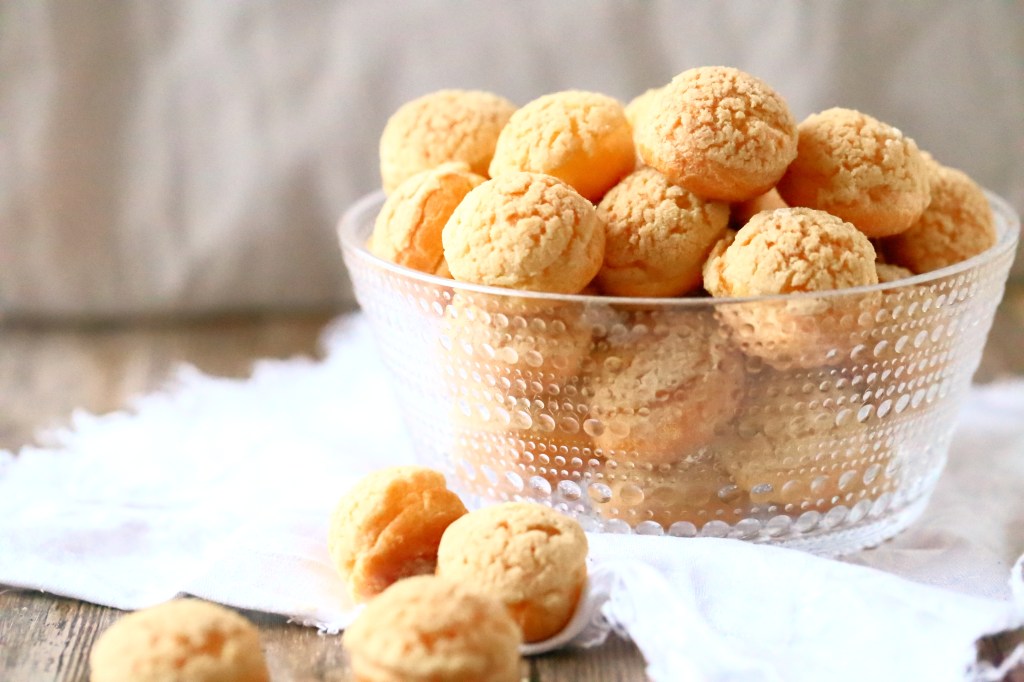 Tuulihatut stroisselipäällisellä sopivat juhliin