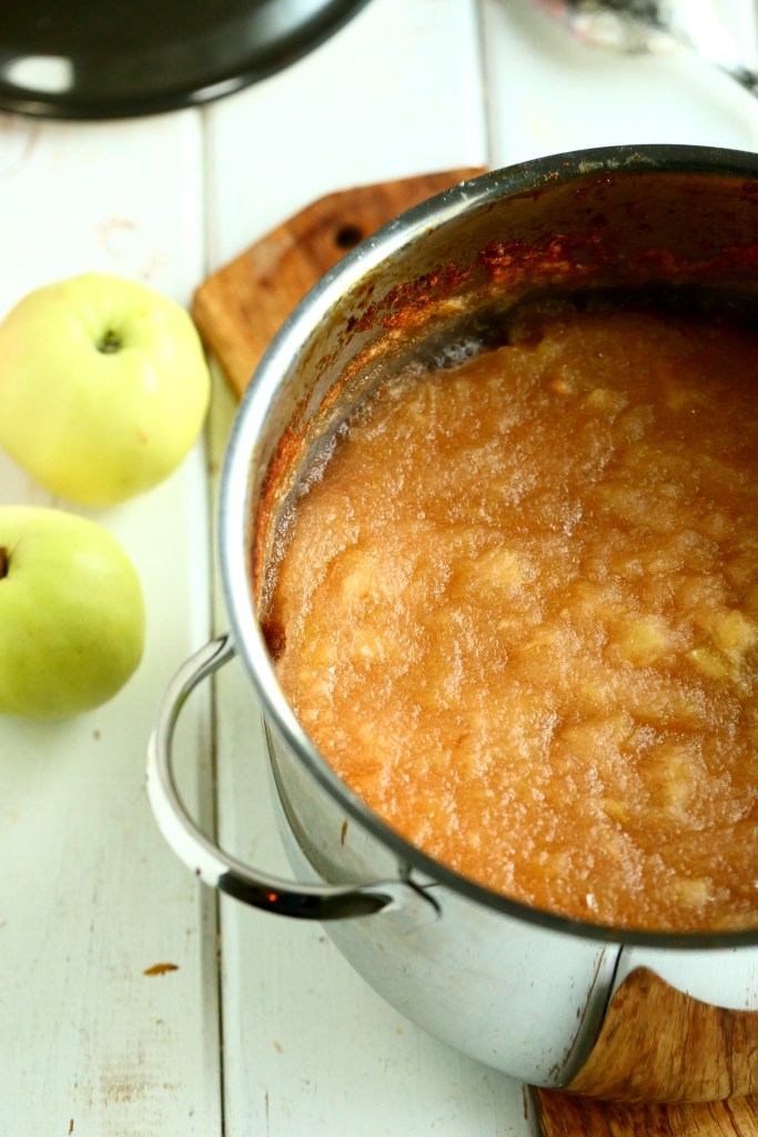 Valmis omenahillo on kauniin värinen