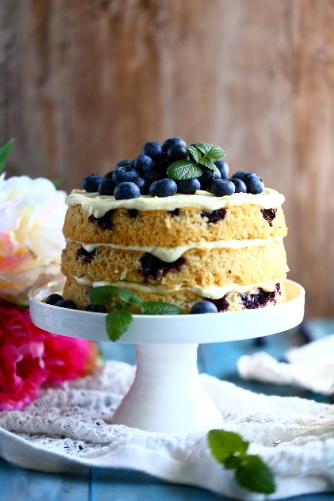 Mustikkapiirakka taipuu näppärästi helpoksi nakukakuksi