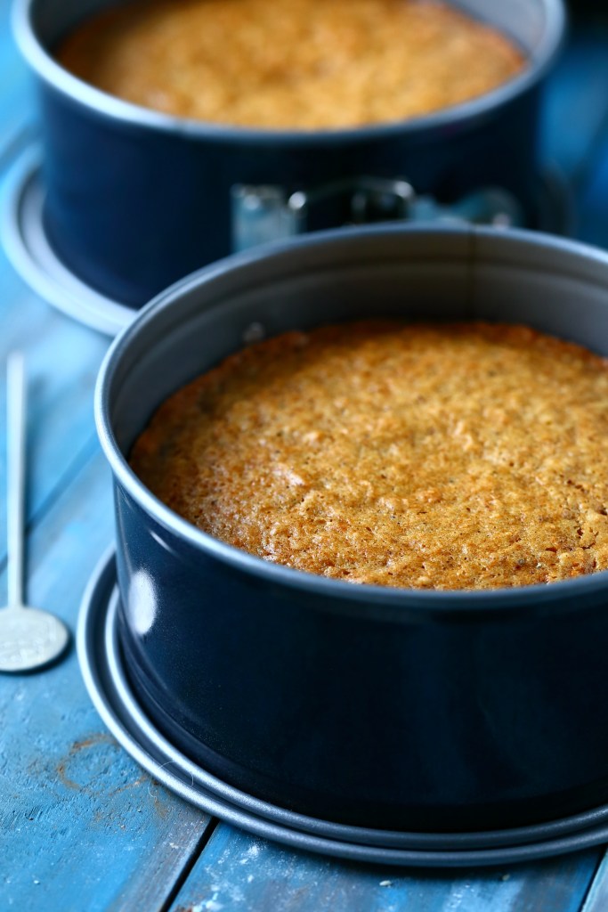 Helpot porkkanakakujen pohjat