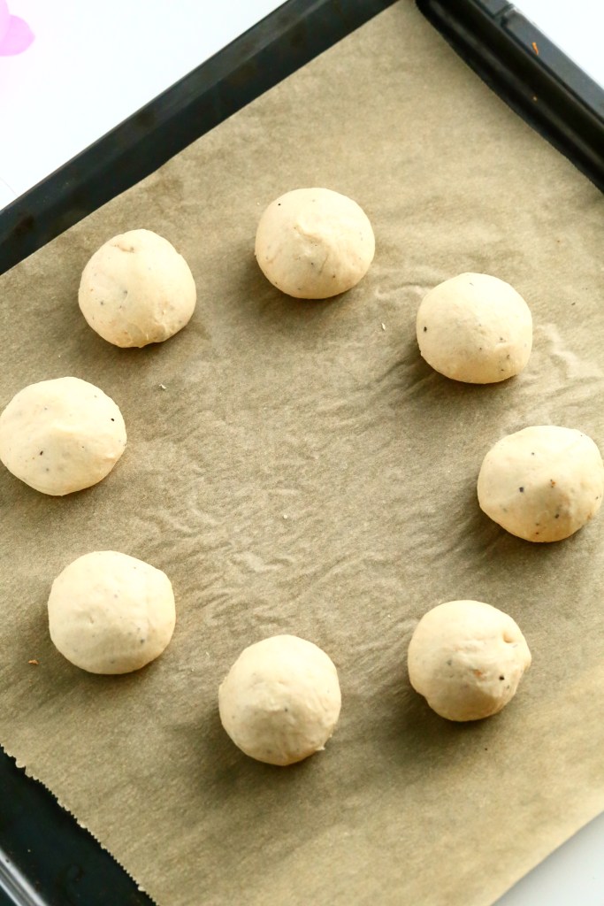 Pyöreistä pullista tehty kranssi