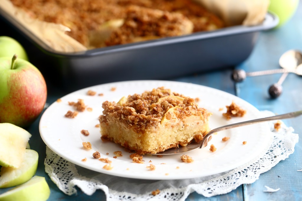 Supermehevä omenapiirakka kauramurulla,&nbsp;munaton