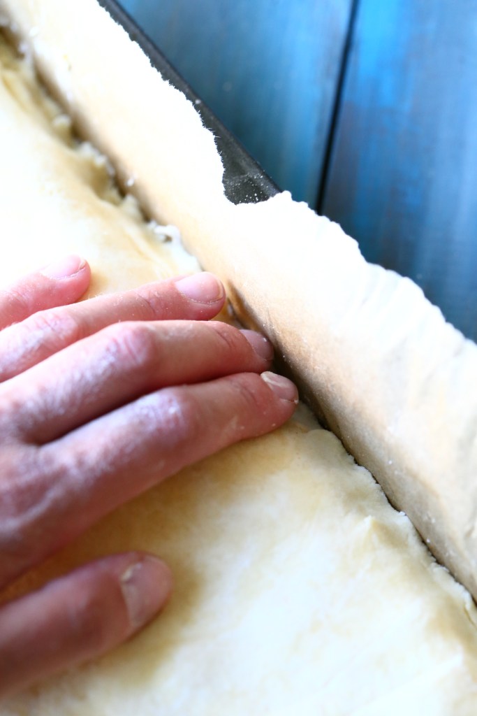 kansi lihapiirakan päälle