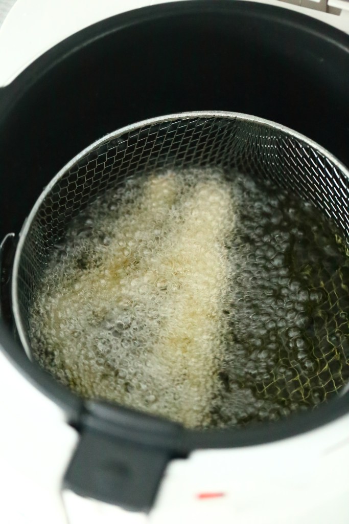 kuumassa öljyssä paistaminen