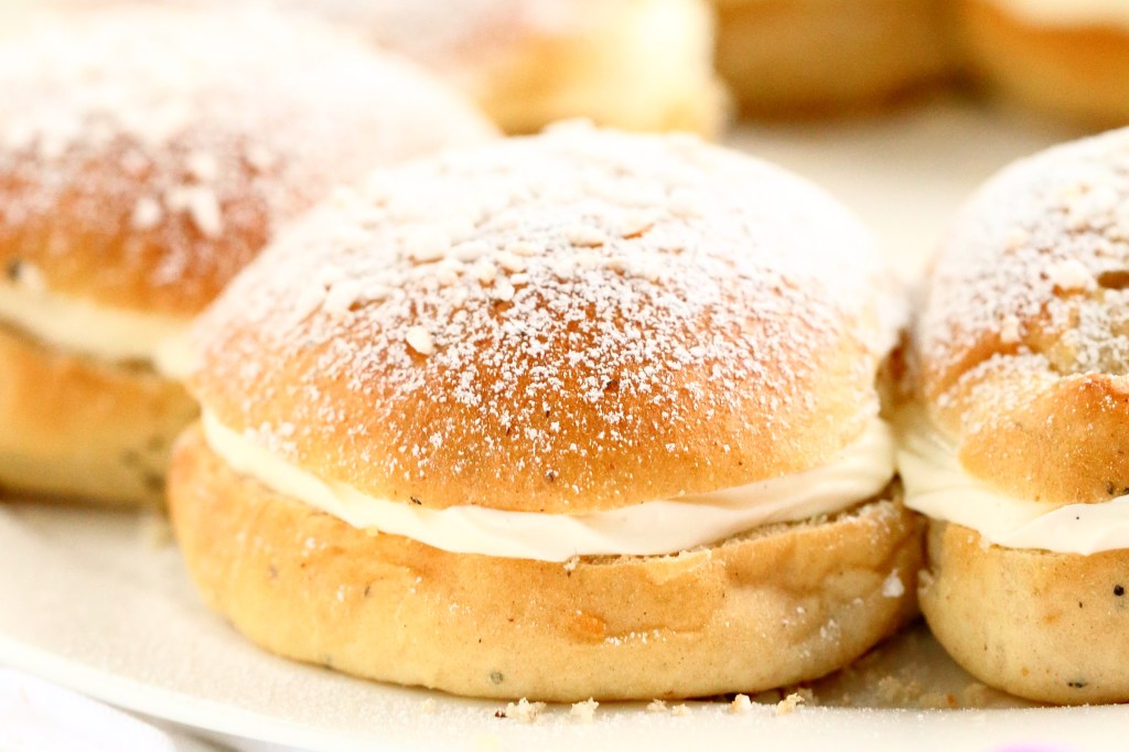 Kylmässä kohotettu pullataikinasta syntyy maukkaat pullat