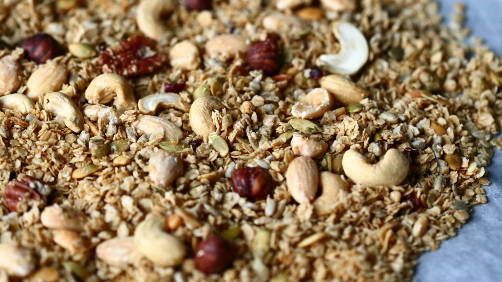 Helppo ja nopea&nbsp;pähkinägranola