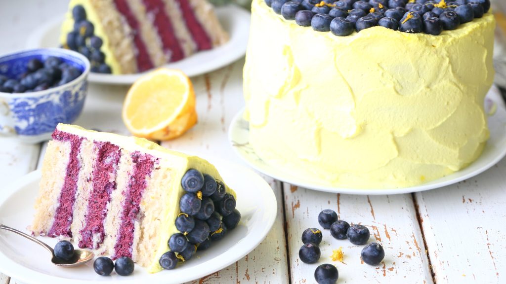 Sitruunainen mustikkatäytekakku (munaton)