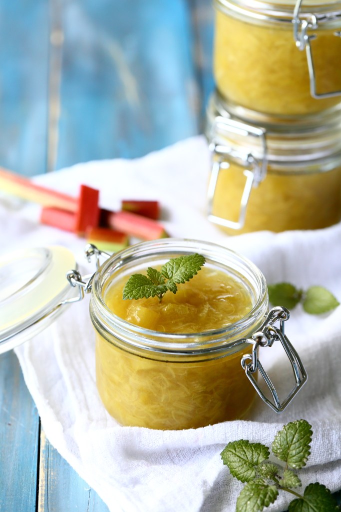 Helppo ja nopea herkku raparperista