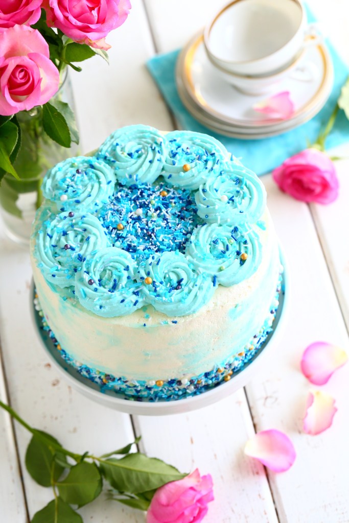 Ocean mix nonparelleilla koristeltu kakku