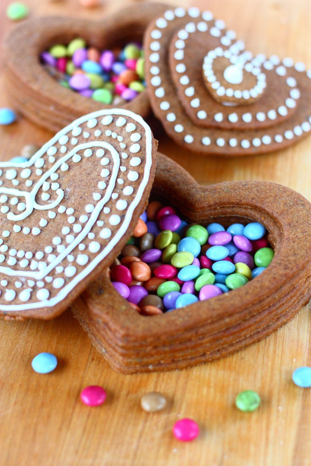 Piparkakkurasiat ja iso&nbsp;piparkakkutalo