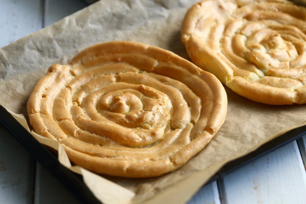 tuulihattukakkupohja kakkuun