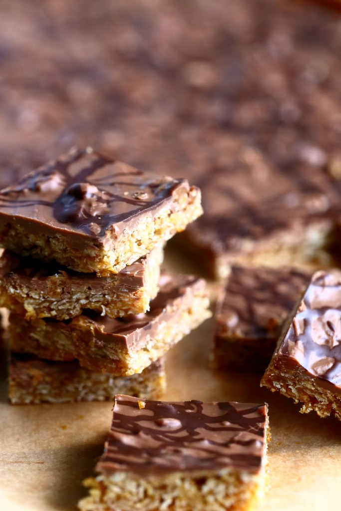 helpot ja nopeat kaura suklaa keksit uunipellilla