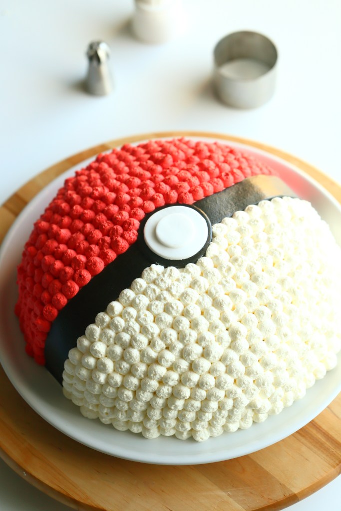 Kermalla pursotettu kakku