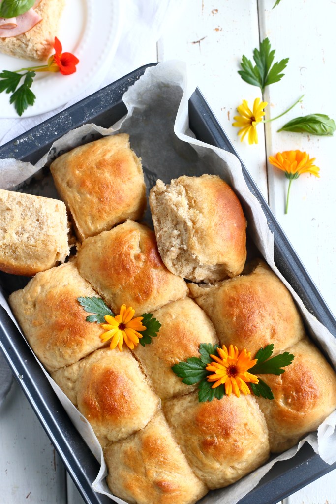 Nopea sämpylätaikina ja pehmeä ja mehevät sämpylät