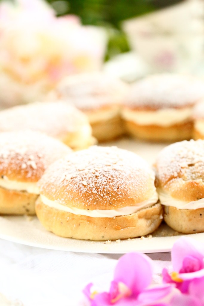 Laskiaspulla hillolla on minun mileeeni