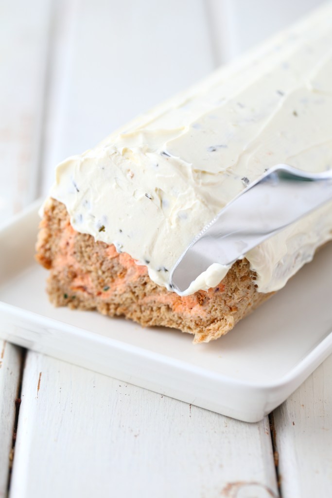 Tuorejuustoa kuorrutteena