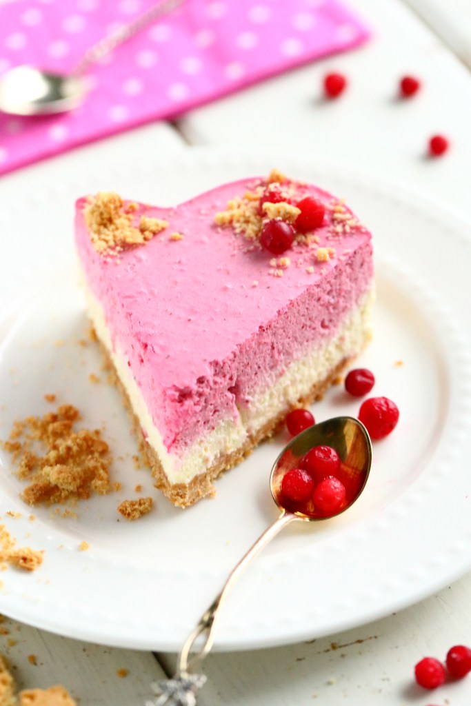 Suussasulava juustokakun täyte ja valkosuklaa keksimuru pohja