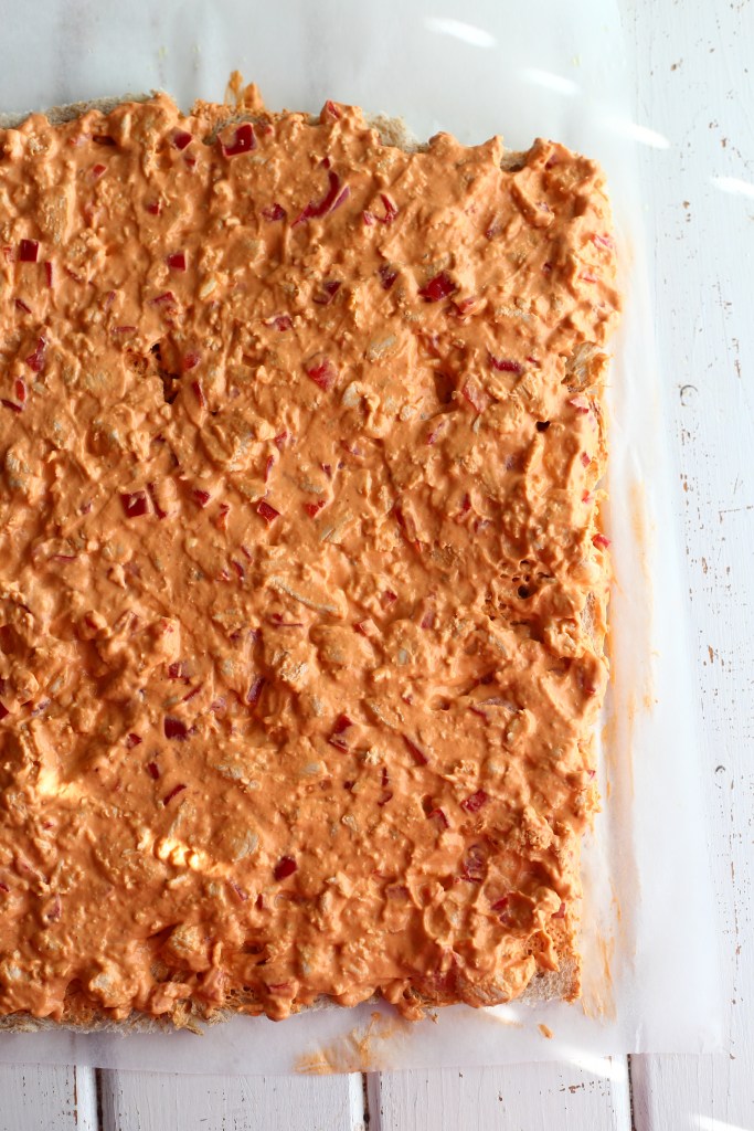 Tomaattinen ja juustoinen broileritäyte