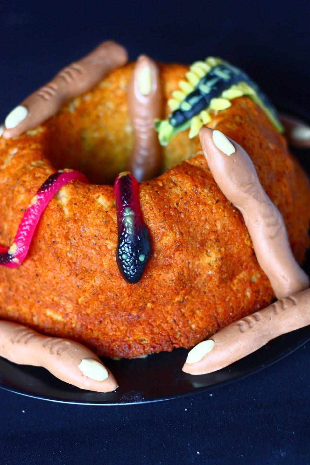 Sitruunainen jogurttikakku Halloween-tyyliin