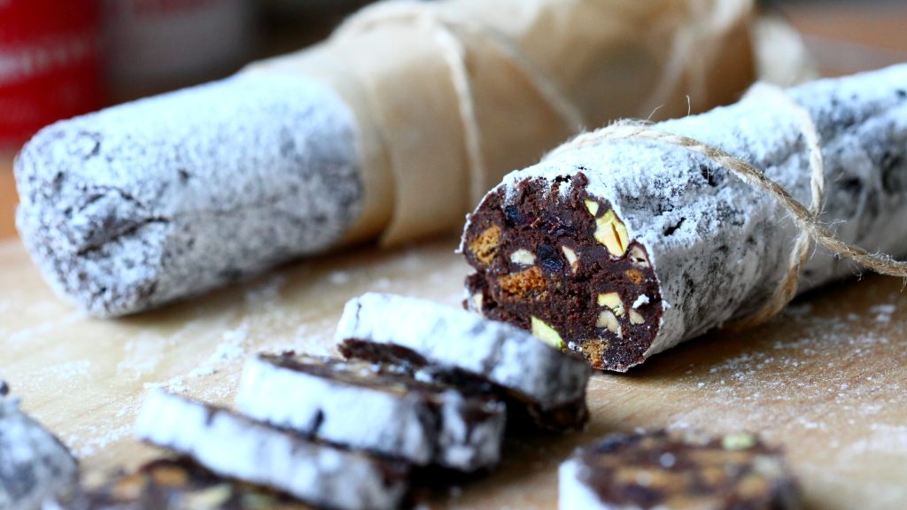 Suklaasalami, salamia muistuttava helppo&nbsp;suklaaherkku