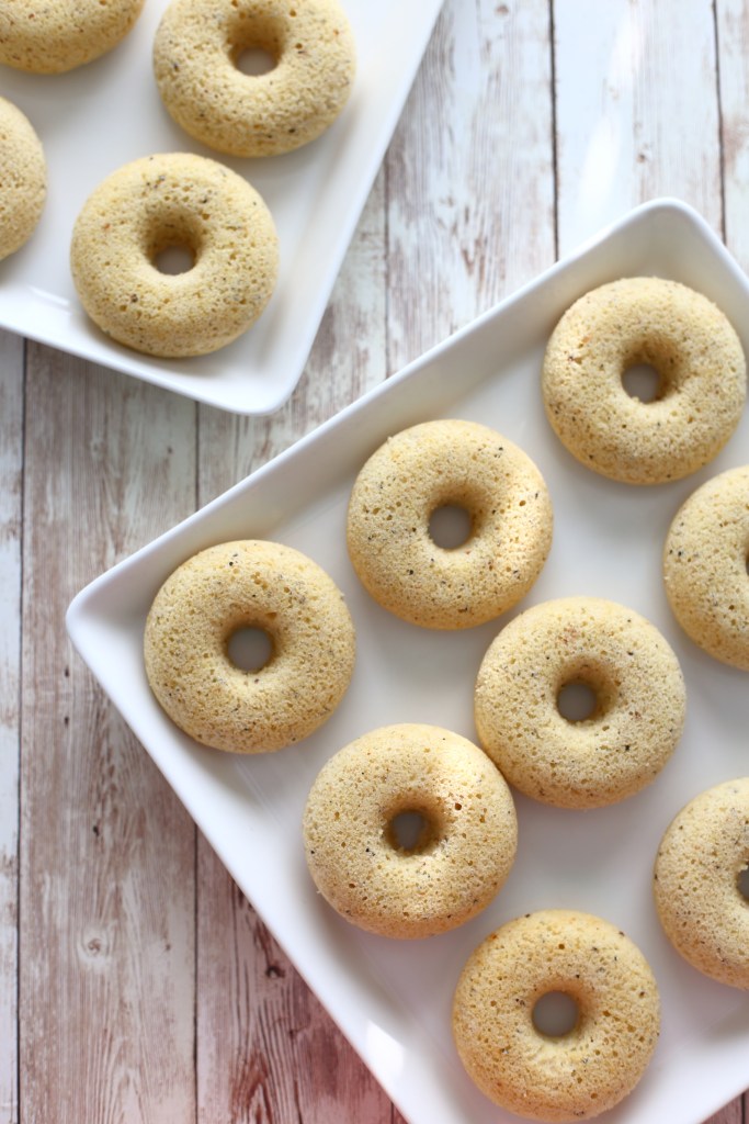 Uunissa valmistuvat donitsit