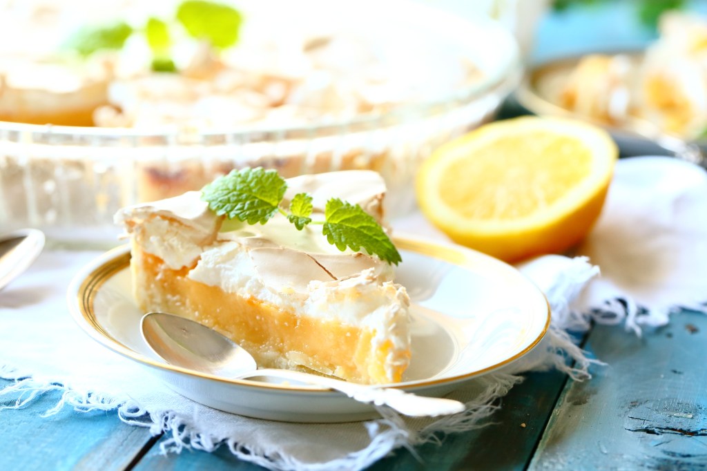 Sitruunapiiras marenki päällisellä