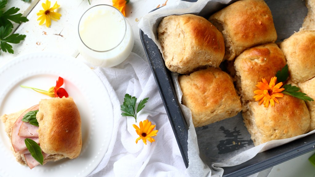 Pehmeät ja muhkeat sämpylät ilman&nbsp;vaivaamista