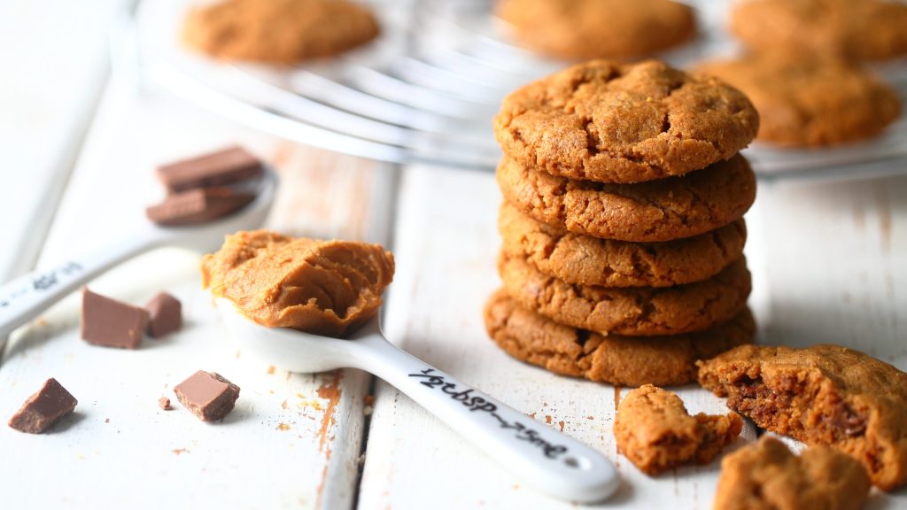 Maapähkinävoi-suklaakeksit, jauhottomat