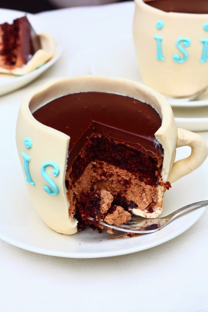 Mokkamoussea ja suklaaganachea nam