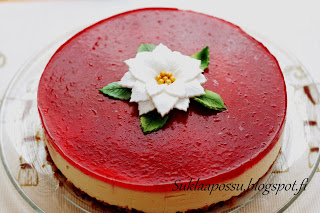 Islantilainen puolukkajuustokakku