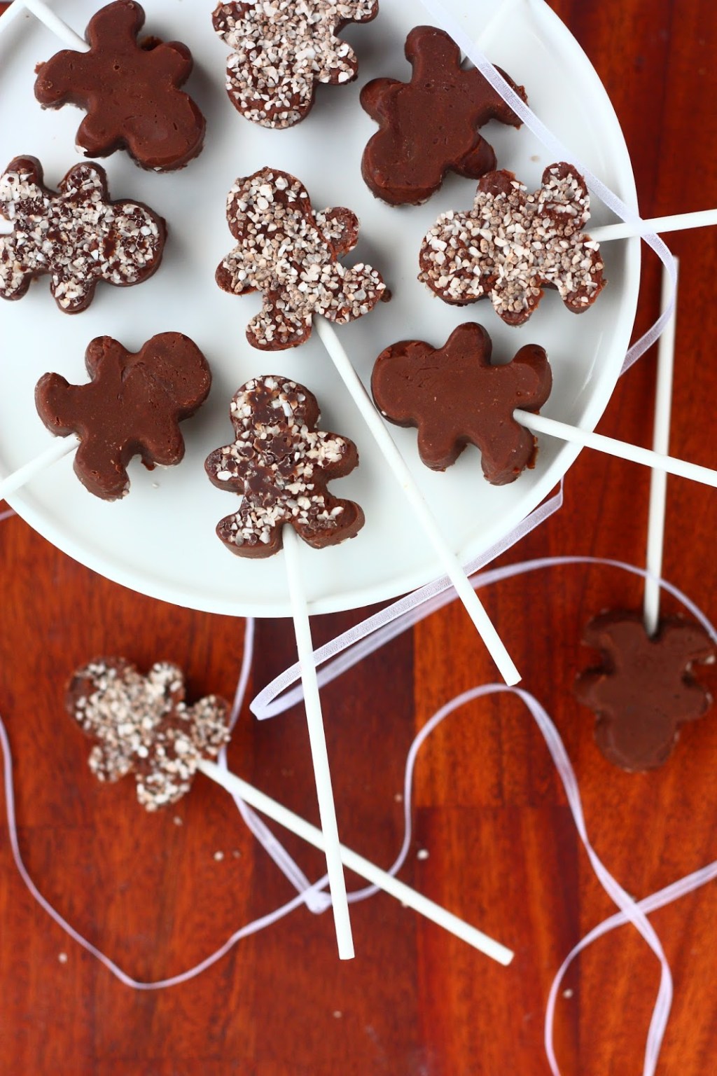 Helpot suklaafudge-tikkarit tarhatädeille