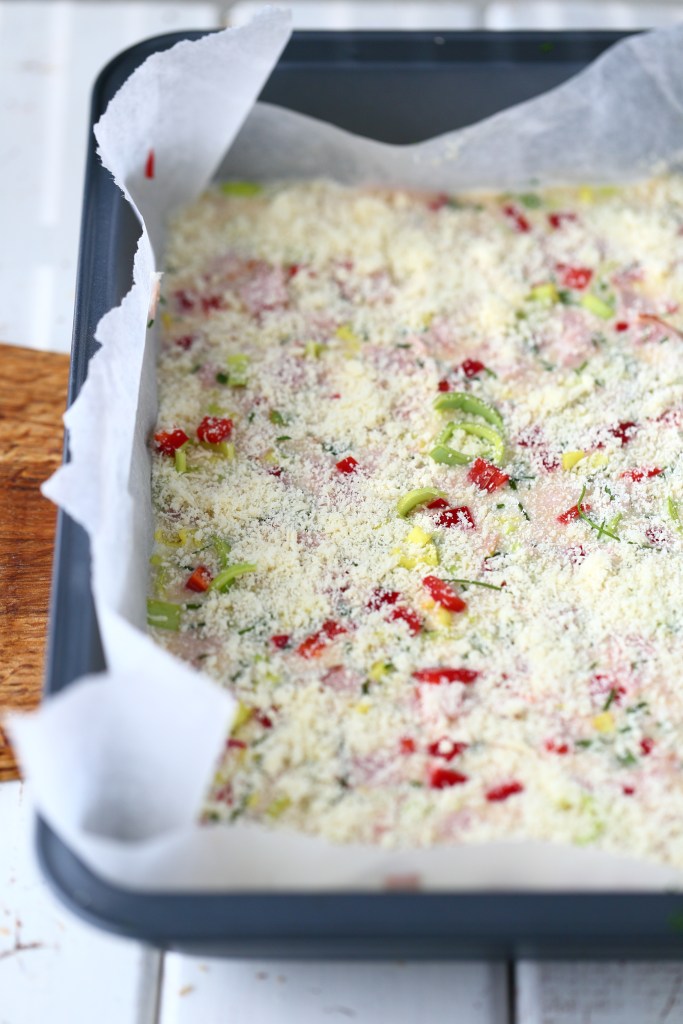 Juustoraaste pannukakun päälle