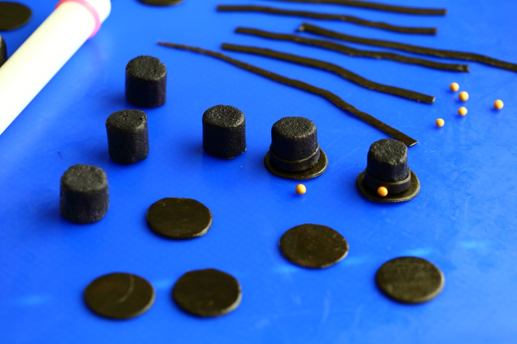 tohtorinhattujen-tarvikkeet