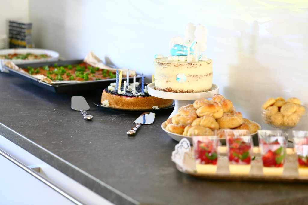 suolaiset ja makeat tarjottavat