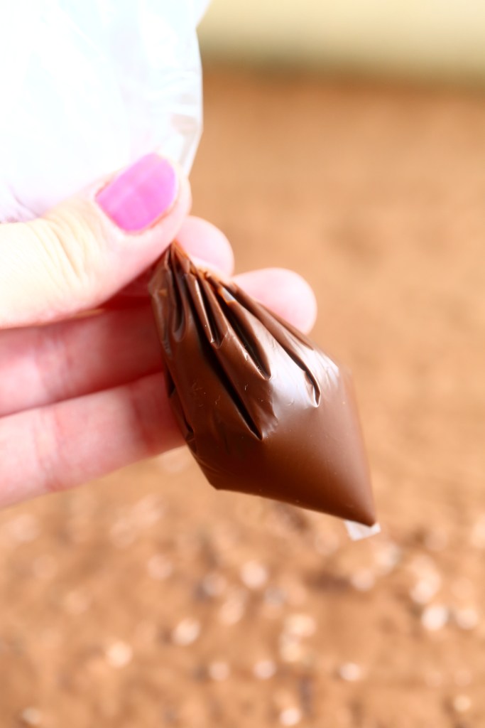 sulatettu suklaa pussiin