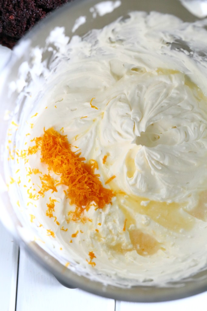 Appelsiinia kakun väliin