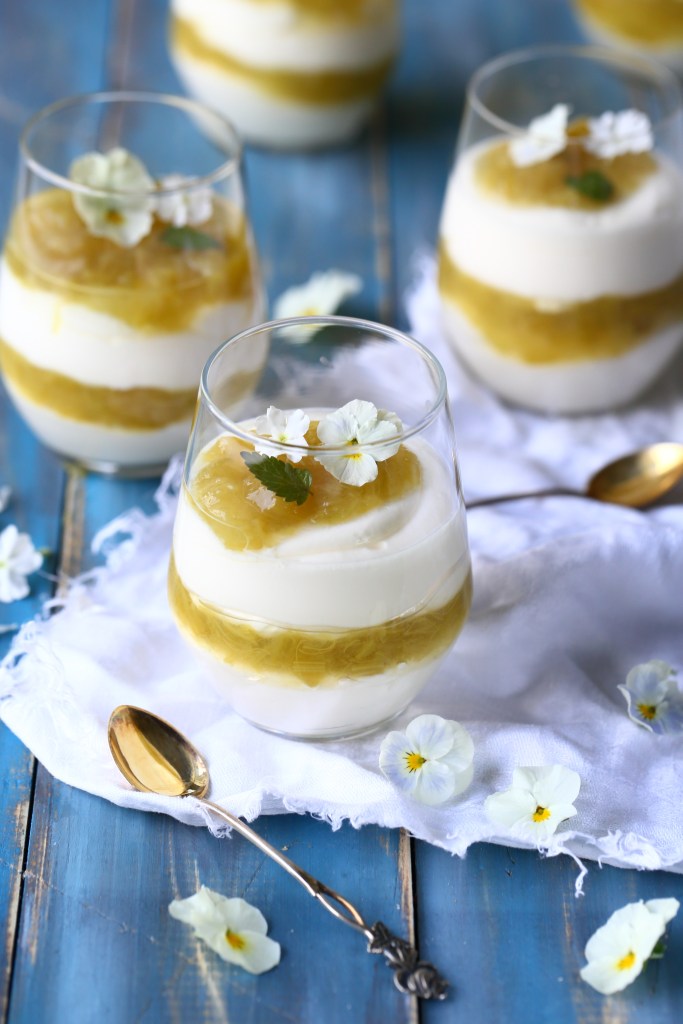 Kesäinen raparperi juustokakku