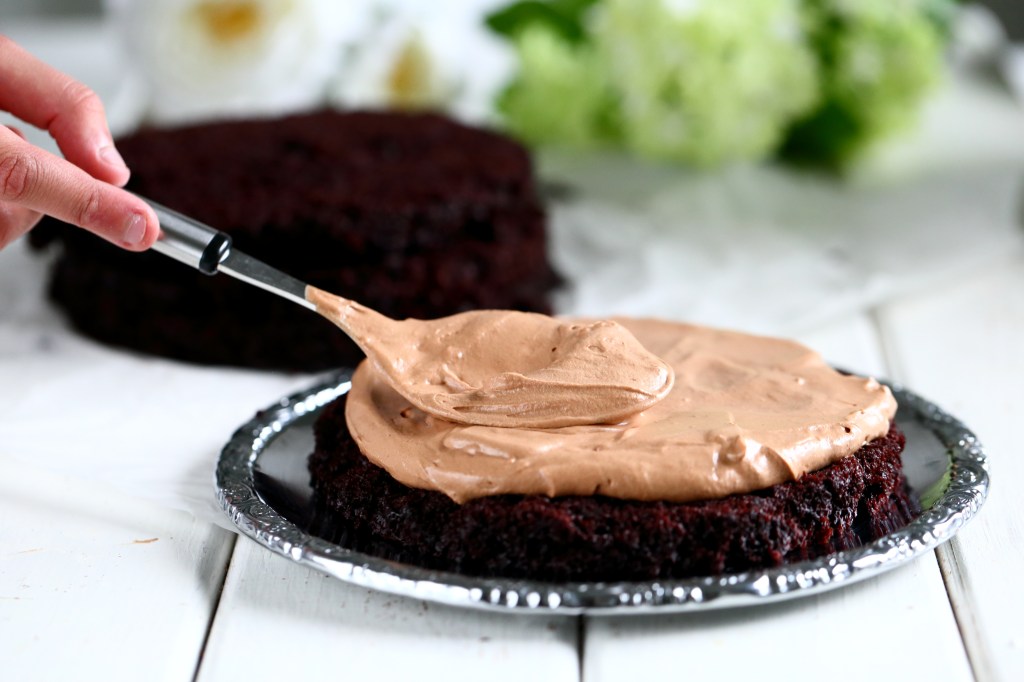 Appelsiini suklaamousse