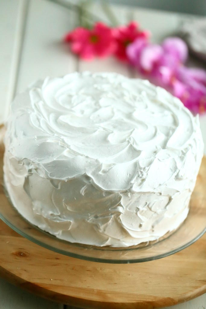 Marenkikuorrutus kakkuun