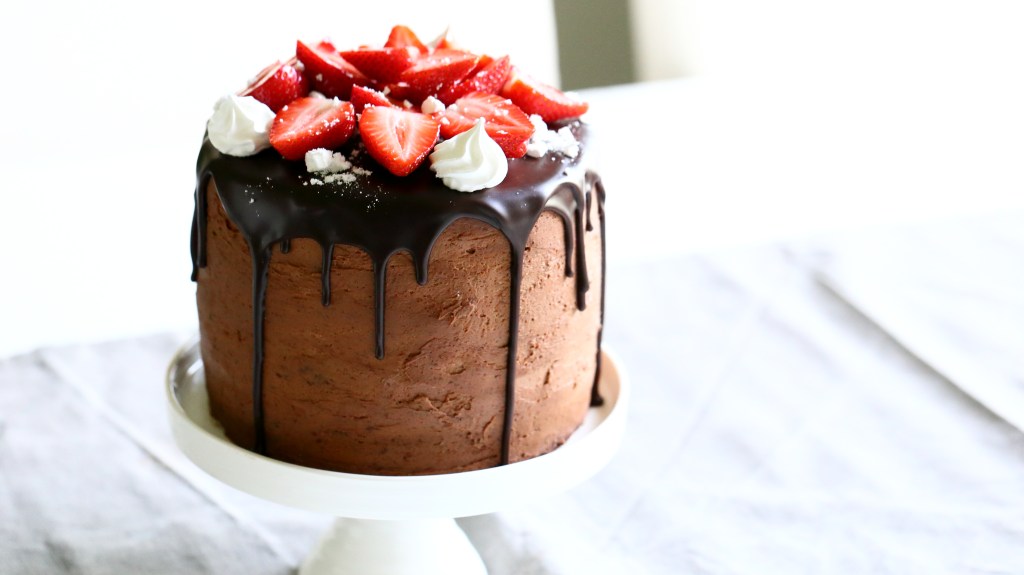 Tytön 10-vuotissyntymäpäiväkakku oli herkullinen suklaakakku