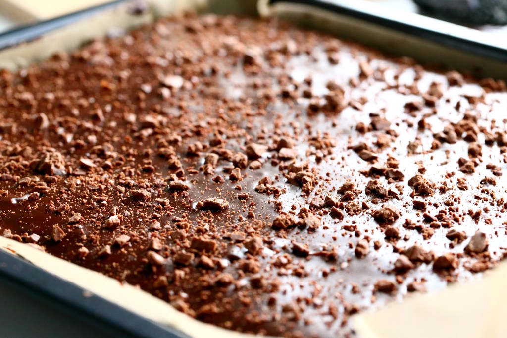 Mokkapalojen kuorrutuksessa maistui minttuinen suklaa